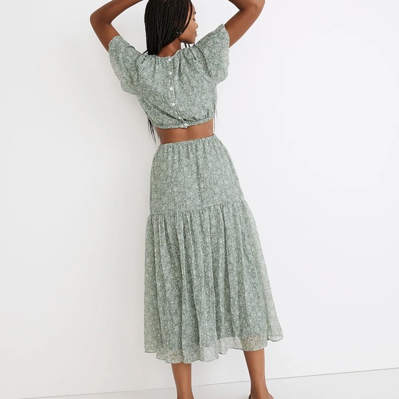 Madewell | Seersucker Puff-Sleeve Cutout Midi Dress in Piazza Floral - Picture 7 of 9